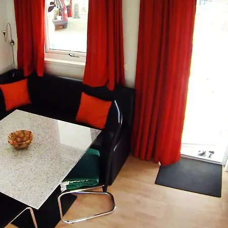 Haus-essen-freiheit-geniessen-mit-terrasse-grill